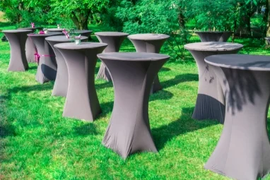 Cocktail Tables and Chairs for Comfortable Socializing