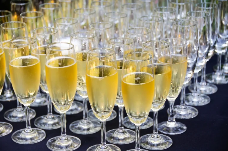 tailored beverage packages for your bar service catering